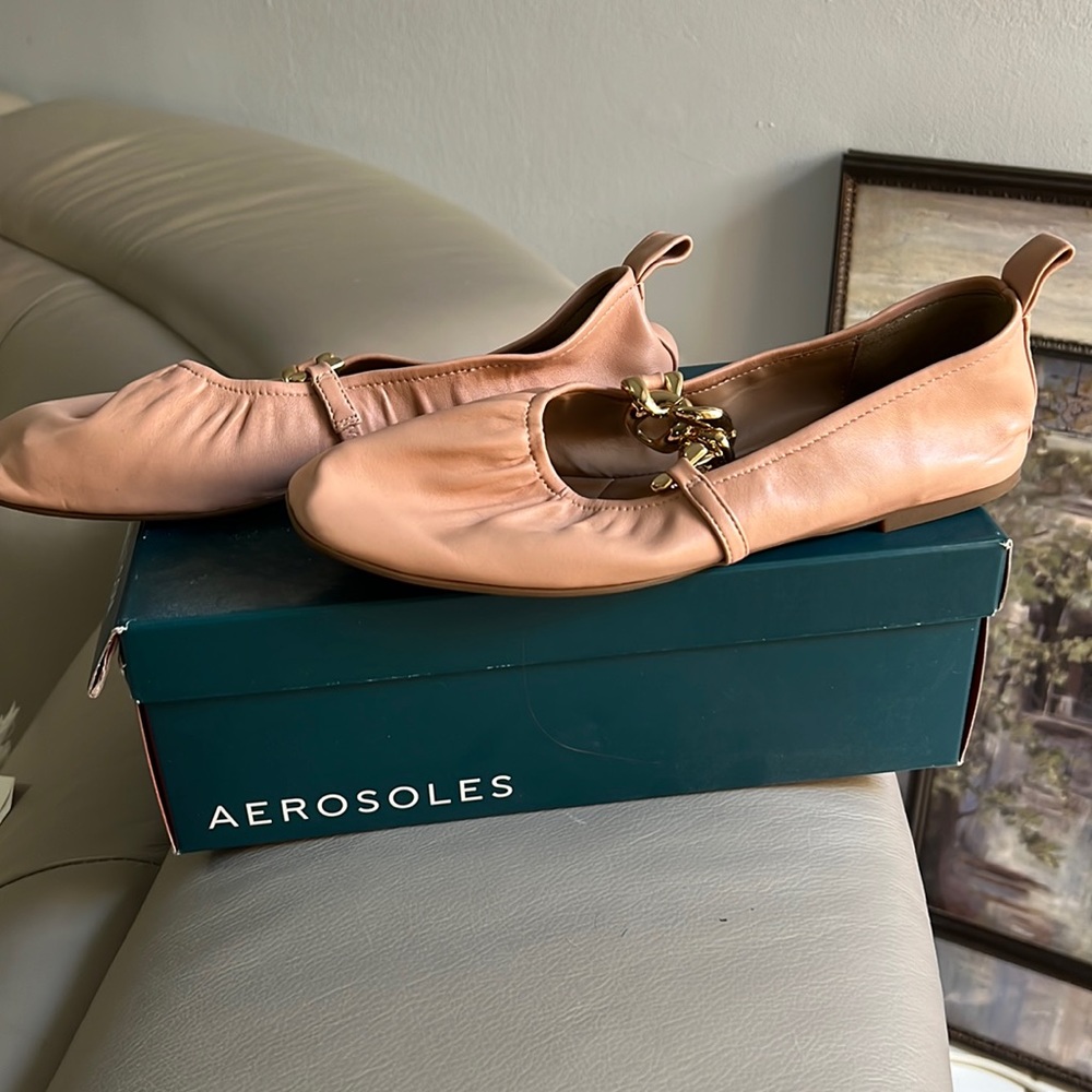 Sandals, the color is Blush pink